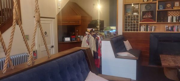 Commodore Hotel by null