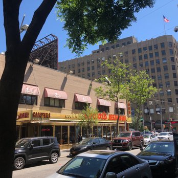 Junior's Restaurant - Outside parking - Bakeries Near Me - Brooklyn, New York