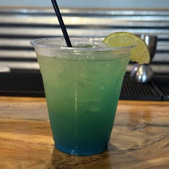 Salty Pearl Raw Bar - Drink - Seafood Near Me - Pensacola, Florida