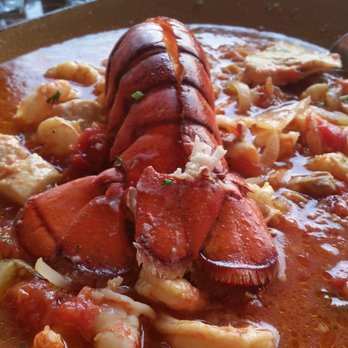 Anthony's At The Old Mill District - Yummy Cioppino at Huggo's!! - Seafood Near Me - Bend, Oregon
