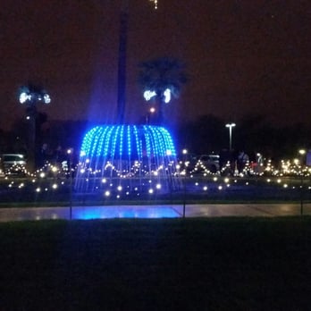 Mesa Arizona Temple - It mimics a fountain - Churches Near Me - Mesa, Arizona