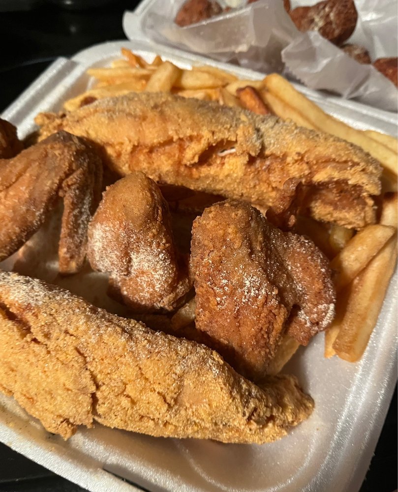 HOOKS FISH & CHICKEN Updated September 2024 32 Photos & 44 Reviews