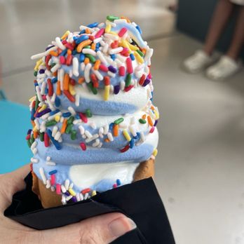 WAFU - Vanilla and cereal milk swirl - Desserts Near Me - Orlando, Florida WAFU - Vanilla and cereal milk swirl - Desserts Near Me - Orlando, Florida