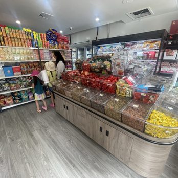 Kelly's Korner - International Grocery Near Me - Honolulu, Hawaii