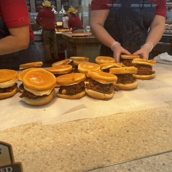 Buc-ee's - Pulled pork sandwiches underway - Gas Stations Near Me - Calhoun, Georgia Buc-ee's - Pulled pork sandwiches underway - Gas Stations Near Me - Calhoun, Georgia