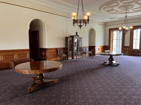 Iolani Palace by null