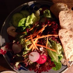 Till Eulenspiegel - Bunter Salat mit Brot für EUR 5,20