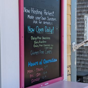 Rocky Roads Ice Cream Parlor - Hours as of 5/25/26 - Ice Cream & Frozen Yogurt Near Me - Marshfield, Massachusetts Rocky Roads Ice Cream Parlor - Hours as of 5/25/26 - Ice Cream & Frozen Yogurt Near Me - Marshfield, Massachusetts