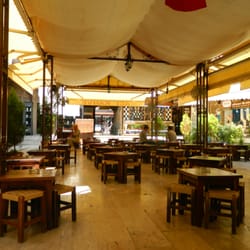 Kızlarağası Hanı - Avludaki kahve