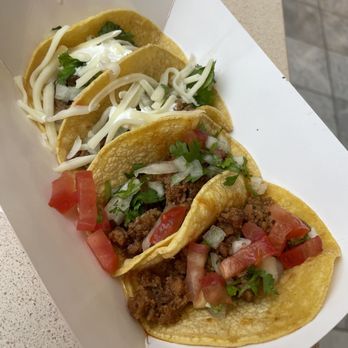 Los Kuyas - Sisig and Longanisa Tacos - Filipino Near Me - San Francisco, California Los Kuyas - Sisig and Longanisa Tacos - Filipino Near Me - San Francisco, California