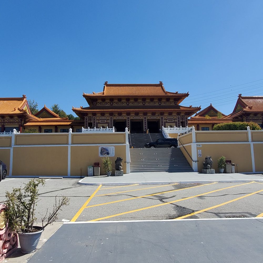 Hsi Lai Temple - Buddhist Temples Near Me - Hacienda Heights, California