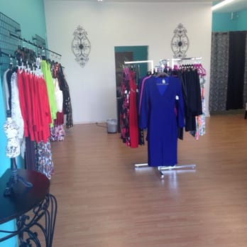 Dashy Boutique - Clothing Rack display - Women's Clothing Near Me - South Gate, California