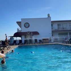 Beach Club Hotel - This pool was great