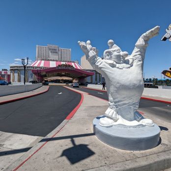 Circus Circus - Haha. Circus circus!! Yay - Hotels Near Me - Las Vegas, Nevada Circus Circus - Haha. Circus circus!! Yay - Hotels Near Me - Las Vegas, Nevada