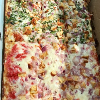 Amar Pizza - Half ghost/ Half chicken tandoori. Such a great combo! - Pizza Near Me - Hamtramck, Michigan