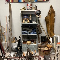 McMurry's Collectibles & Old Stuff - Items in the "guy room"