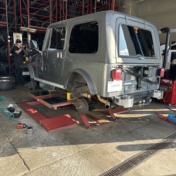 Discount Tire - Breaking down the tires and replacing them - Tires Near Me - Hiram, Georgia Discount Tire - Breaking down the tires and replacing them - Tires Near Me - Hiram, Georgia