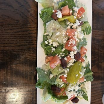 Renna's Pizza - Greek salad - Pizza Near Me - Neptune Beach, Florida