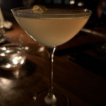 Charlemagne Cocktail Bar - French 75 - Bars Near Me - Toronto, Ontario Charlemagne Cocktail Bar - French 75 - Bars Near Me - Toronto, Ontario