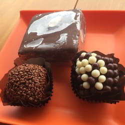 Paraíso da Gula - Brigadeiros y brownie