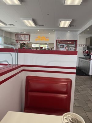 In-N-Out Burger by null