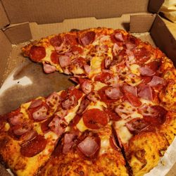 Larry's Bait & Sport Shop - Pepperoni & Ham Pizza