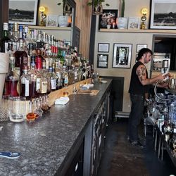 Sissy Bar - Fully stocked bar