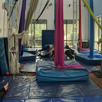 Sky Gym - Beginners class - Dance Studios Near Me - Atlanta, Georgia