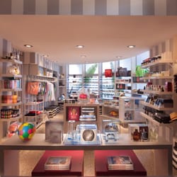 Babalu Miami - Babalu at the Raleigh Hotel!
1775 Collins Avenue 
Miami Beach, FL 33139
Tel: 305 612-1160