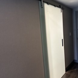 Strange sliding bathroom door Strange sliding bathroom door