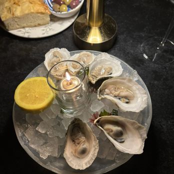Fioretta - East Coast Oysters - Italian Near Me - Chicago, Illinois