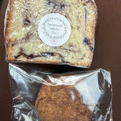 Queen Of Flavor - Blueberry Pound Cake & Moon pie ( apple filling in cream)