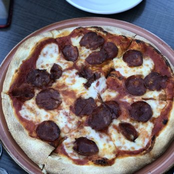 Pat Quinn's Restaurant & Bar - Pepperoni pizza - American Near Me - Delta, British Columbia Pat Quinn's Restaurant & Bar - Pepperoni pizza - American Near Me - Delta, British Columbia