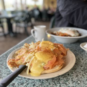 Bill's Cafe - Smoked Salmon Benedict - Breakfast & Brunch Near Me - San Jose, California