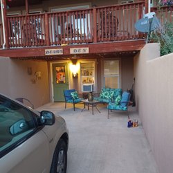 Grizzly Roadhouse Bed & Breakfast