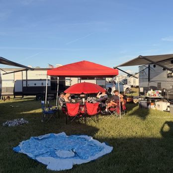 1. Midwest Camper Rentals