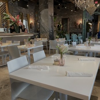 YUCA 105 - Indoor dining area - Cuban Near Me - Miami Beach, Florida YUCA 105 - Indoor dining area - Cuban Near Me - Miami Beach, Florida