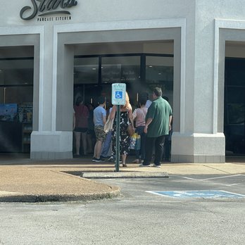 Staks Kitchen - Germantown - Line with the door wide open - Breakfast & Brunch Near Me - Germantown, Tennessee Staks Kitchen - Germantown - Line with the door wide open - Breakfast & Brunch Near Me - Germantown, Tennessee