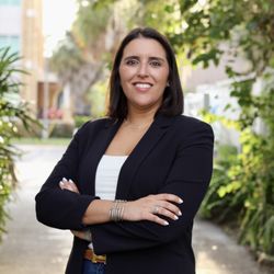 Jessica C. Fernandez, P.A. - Su abogada que usd. se puede comunicar con!