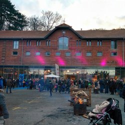 Burgerbräu - Die ehemaligen Stallungen mit diversen Feinkostläden u.Ä.