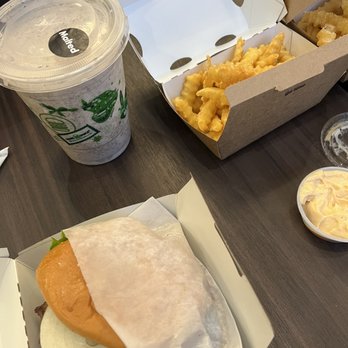 Shake Shack F Street - Burgers Near Me - Washington, DC, District of Columbia