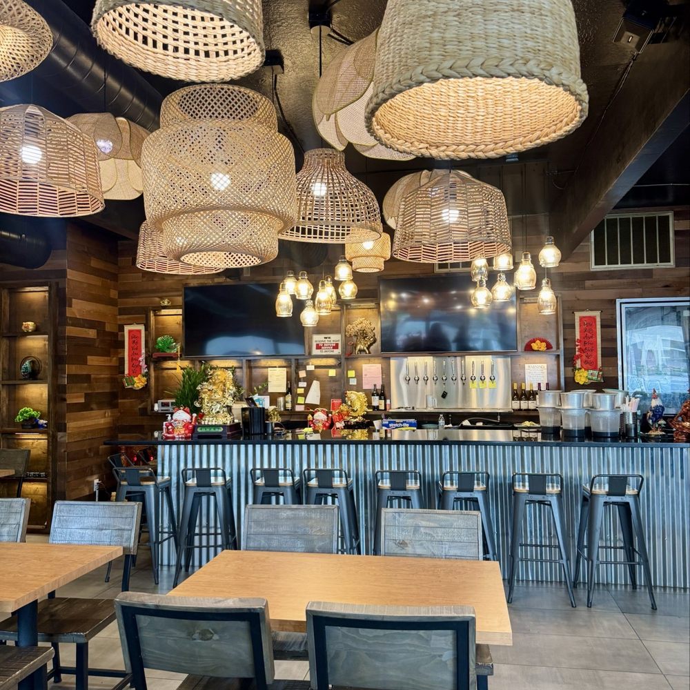Me’s Kitchen - Vietnamese Near Me - Sacramento, California