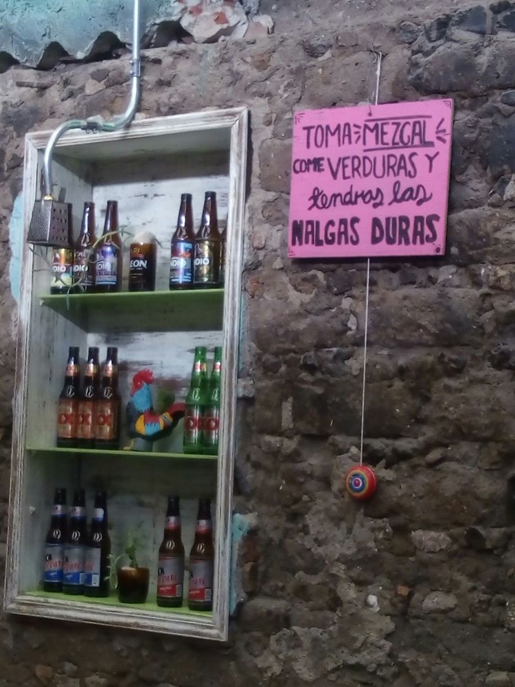 La Popular Mezcal y Pulque