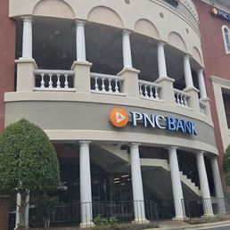 Exterior photo of PNC Bank - Charlotte, North Carolina Exterior photo of PNC Bank - Charlotte, North Carolina