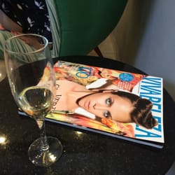 Cosmopolish - Espumante e revistas