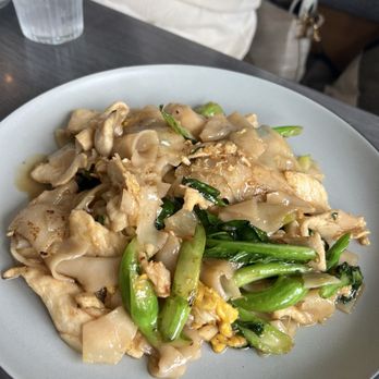 Maple Pine Breakfast & Thai Kitchen - Pad See Eaw - Breakfast & Brunch Near Me - Charlottesville, Virginia Maple Pine Breakfast & Thai Kitchen - Pad See Eaw - Breakfast & Brunch Near Me - Charlottesville, Virginia
