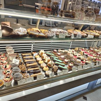 Au Duc de la Chapelle - Bakeries Near Me - Paris, 75