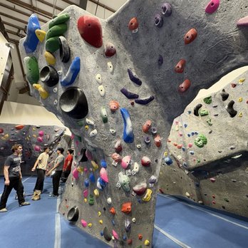 Boulderdash Indoor Rock Climbing - Gyms Near Me - Thousand Oaks, California