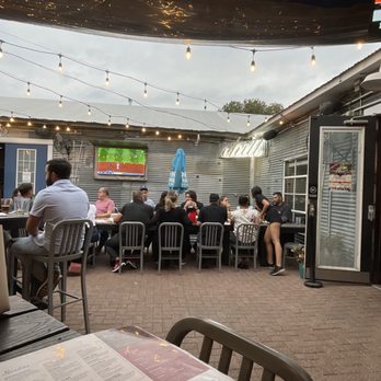 Chill Grapevine - Outdoor patio - New American Near Me - Grapevine, Texas