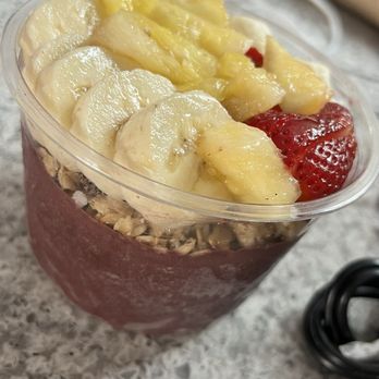 Acai R - build your own acai, new acai (less sugar), vanilla granola, coconut, gogi, cacao nibs, banana, strawberry, pineapple, honey drizzle. - Acai Bowls Near Me - San Francisco, California Acai R - build your own acai, new acai (less sugar), vanilla granola, coconut, gogi, cacao nibs, banana, strawberry, pineapple, honey drizzle. - Acai Bowls Near Me - San Francisco, California